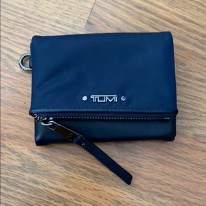 Tumi Voyageur Flap Card Case — in Navy